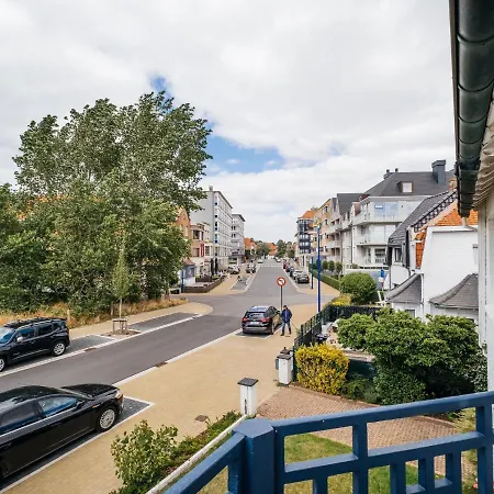 House Relax Centrally Located In